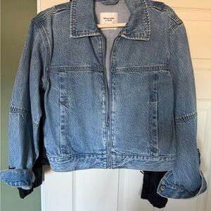 Abercrombie & Fitch denim bomber style jacket women’s size medium like new